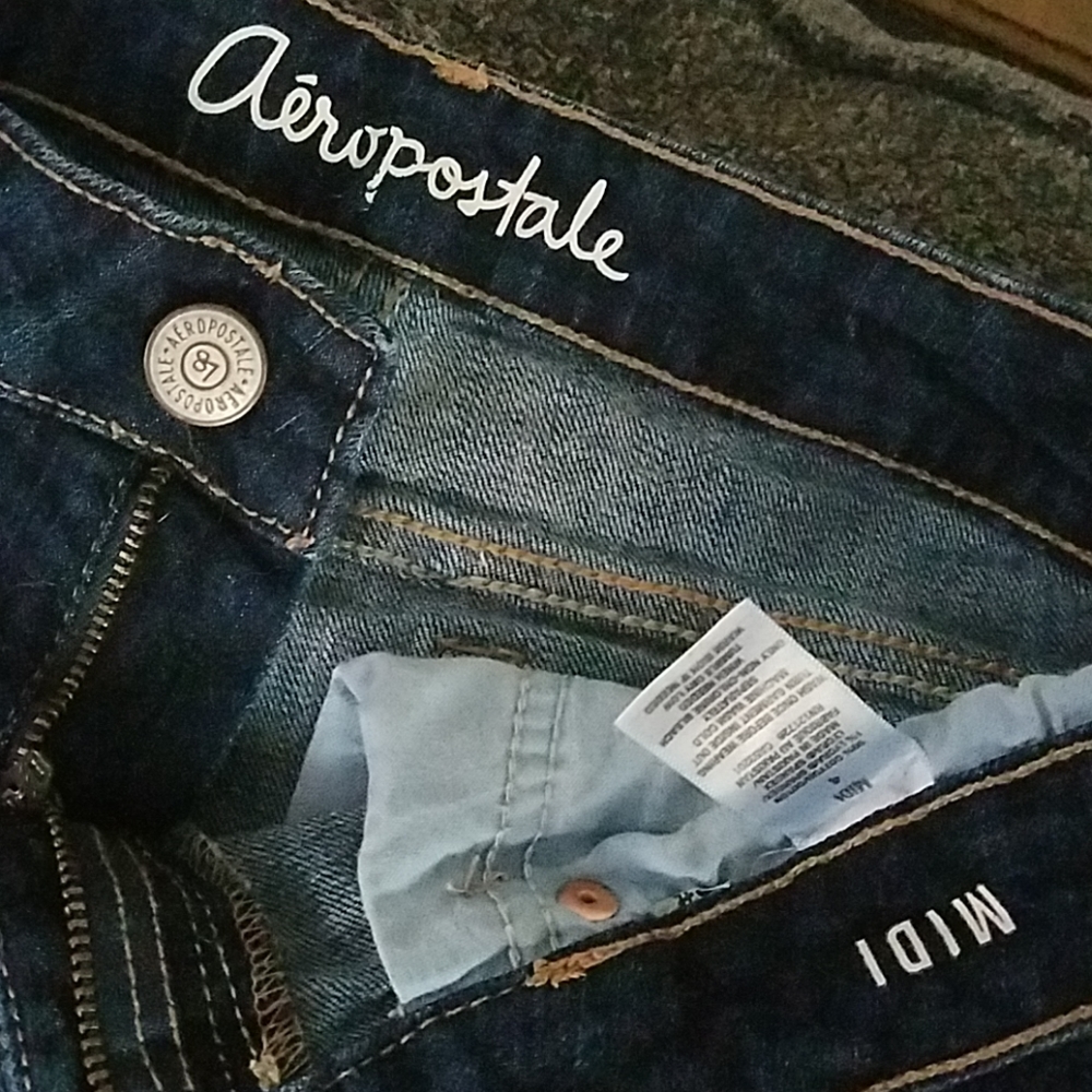 Shorts - Picture 2 of 3